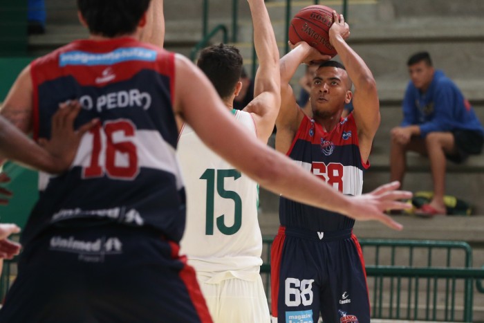 Dudu teve grande atuação na LDB, mas pouca participação no time adulto do Franca Basquete (Foto: LNB)